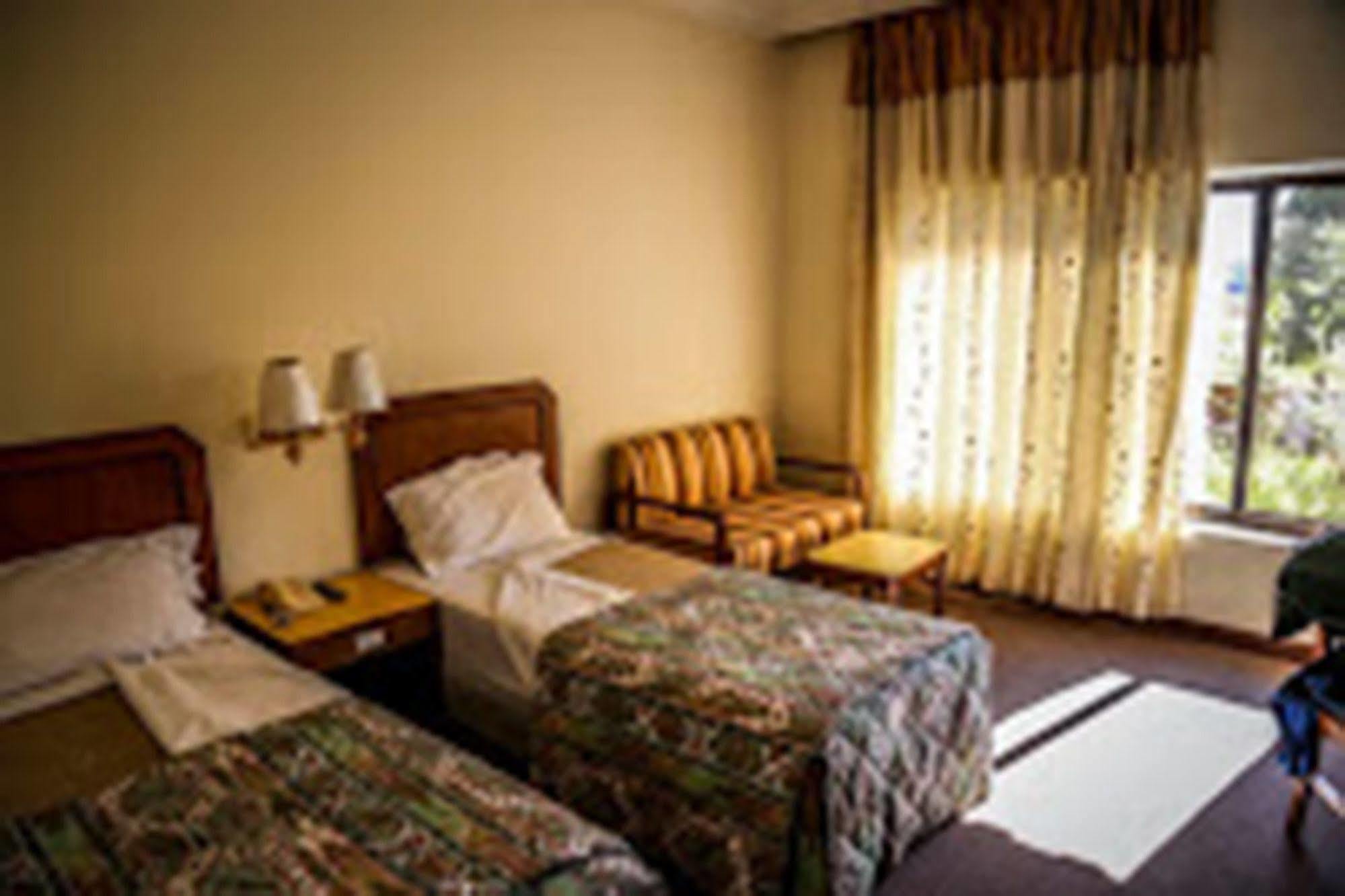 Hotel Lumbini Garden New Crystal Exterior photo