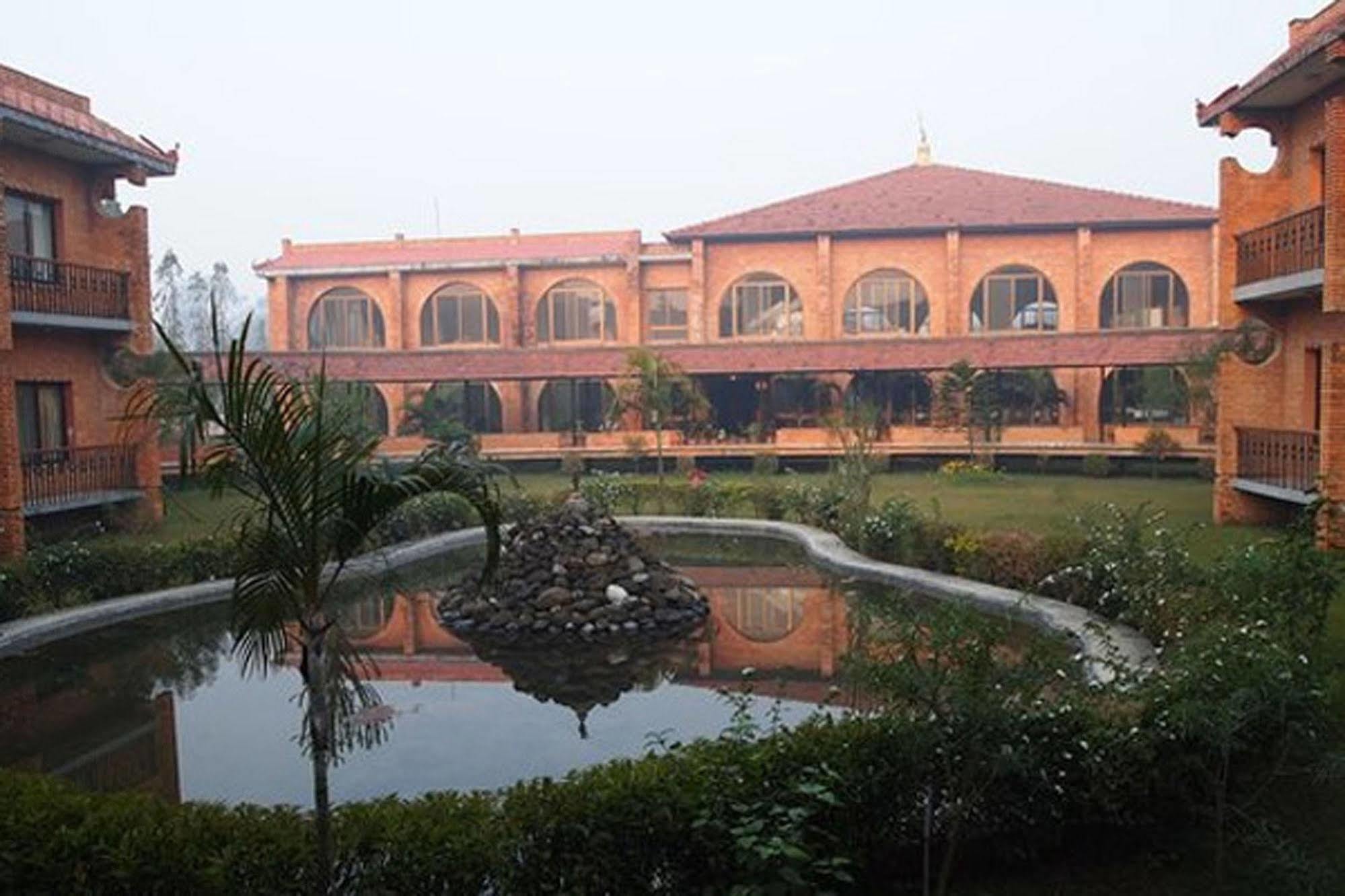 Hotel Lumbini Garden New Crystal Exterior photo