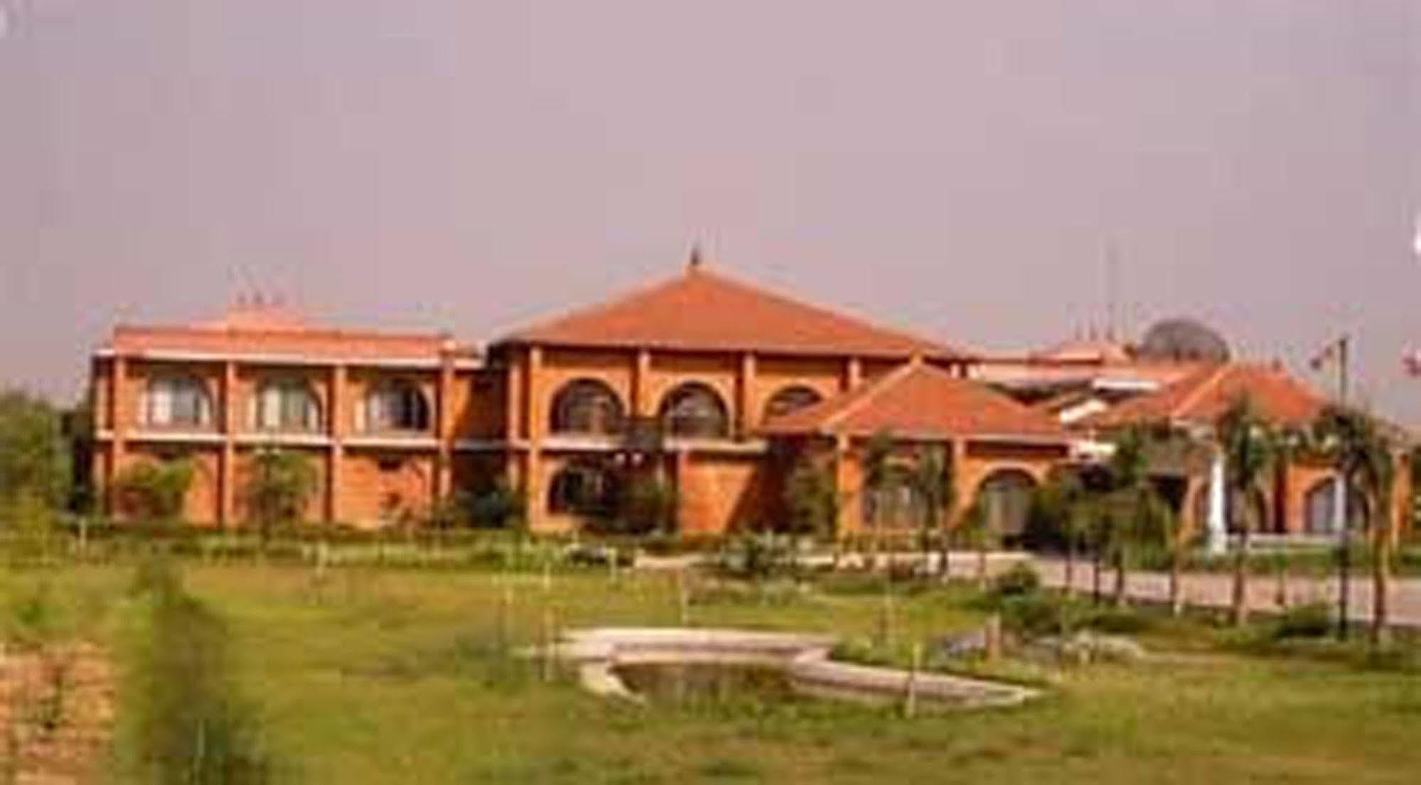 Hotel Lumbini Garden New Crystal Exterior photo