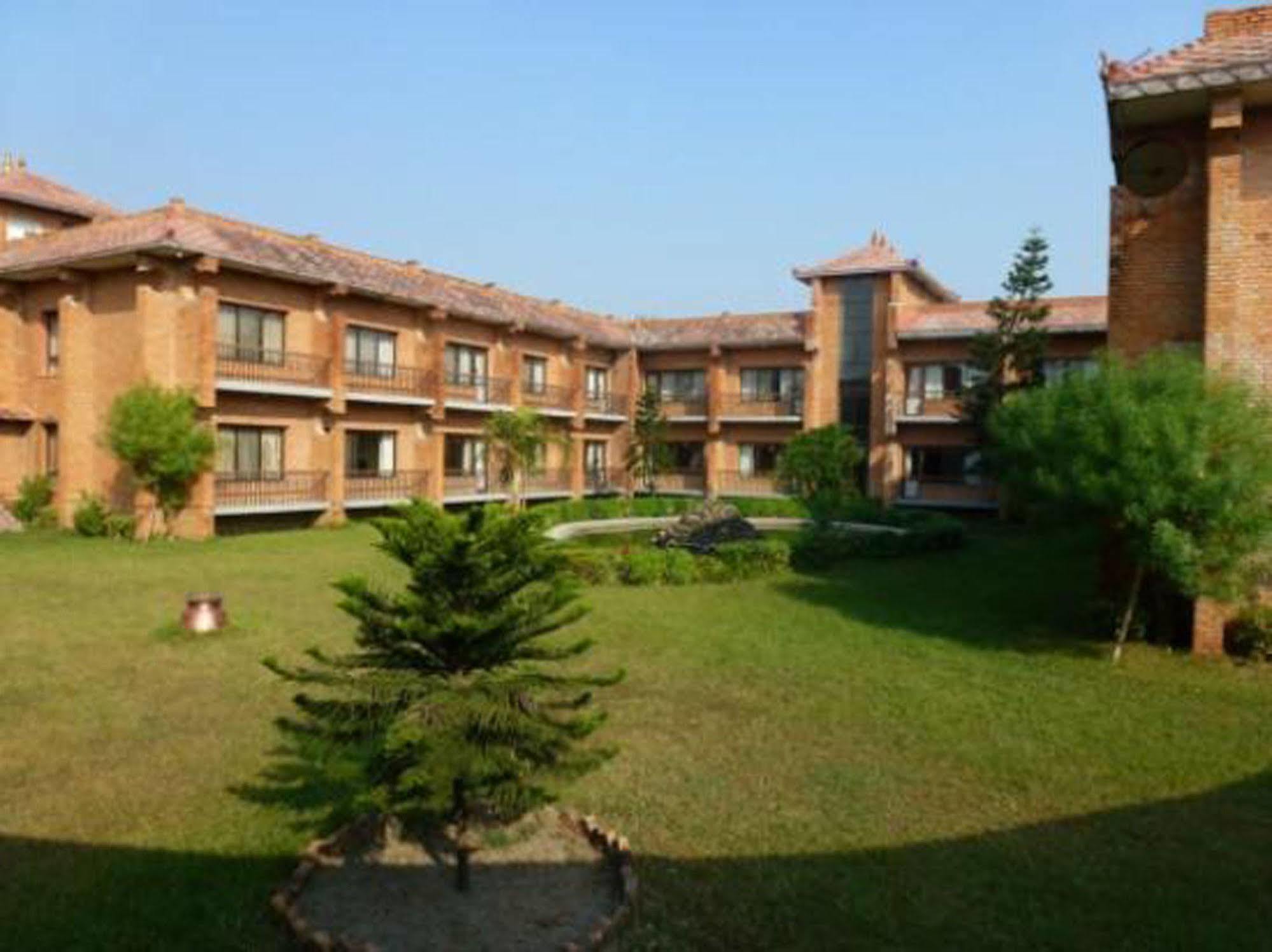 Hotel Lumbini Garden New Crystal Exterior photo
